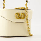 Sacs seau Bolso Bucket Vanity-Case Valentino Garavani Blanc Femme
