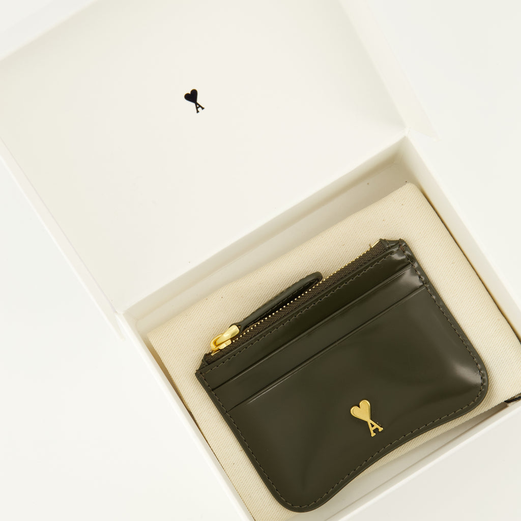 Image of the article Zip Card Holder Paris Khaki from the brand Ami PARIS for Unisex - Spring-Summer 2026 - Detailed View_3