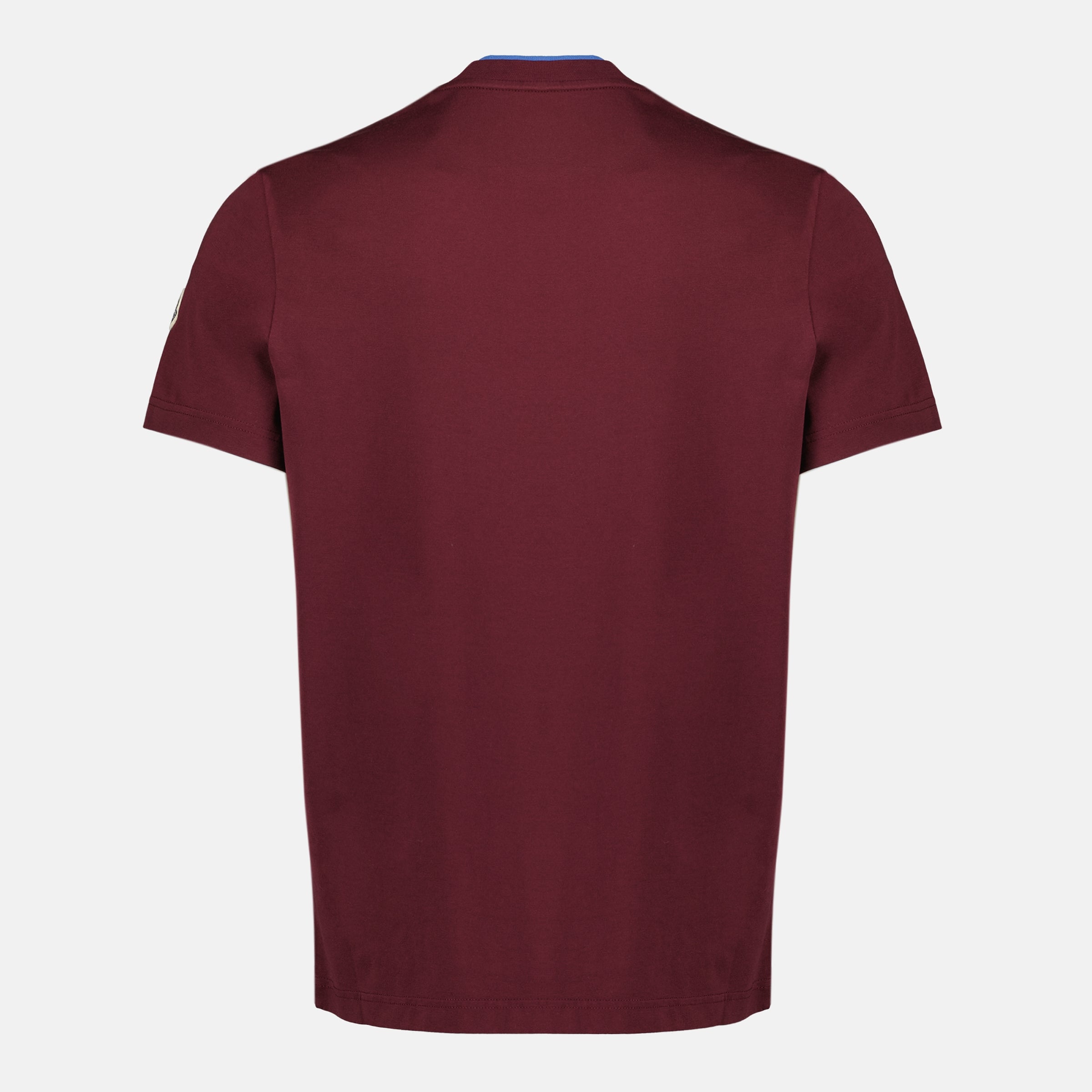 Immagine della T-shirt con logo ricamato bordeaux del marchio Moncler per Uomo - Stagione Primavera-Estate 2026 - Vista Retro