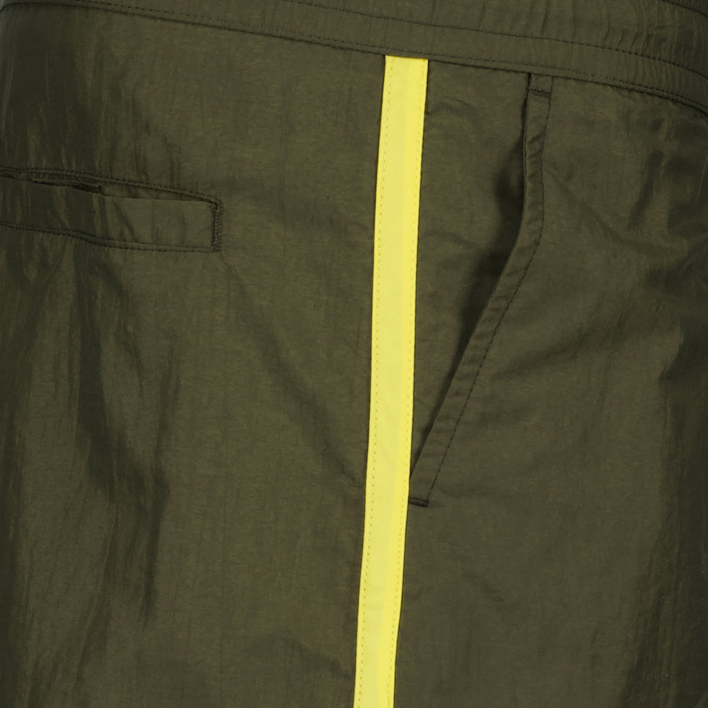 Drole De Monsieur 남성용 카키 나일론 야자수 수영 반바지 이미지 - 2026 봄/여름 시즌 - 상세 보기_2