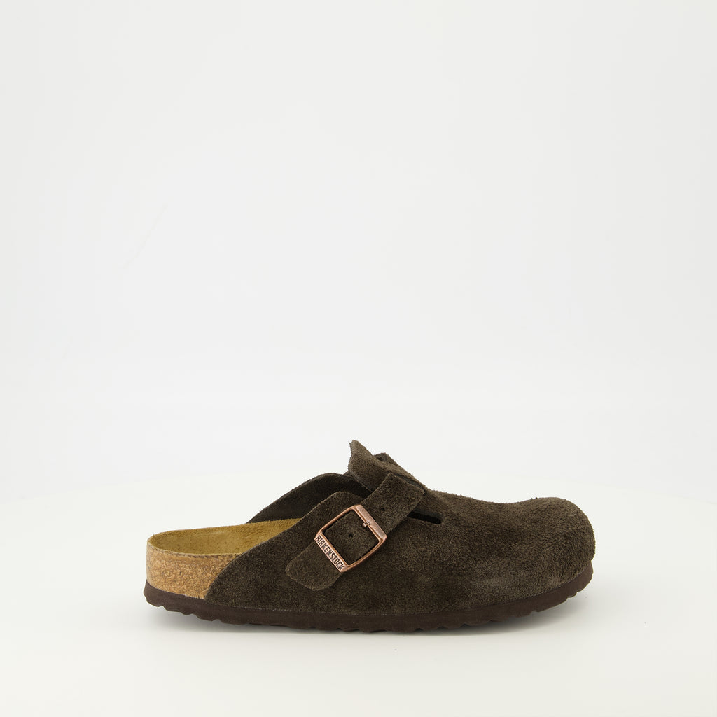 Image de l'article Mules Boston marron de la marque Birkenstock pour Unisex - Saison Printemps-Été 2026 - Vue latérale droite