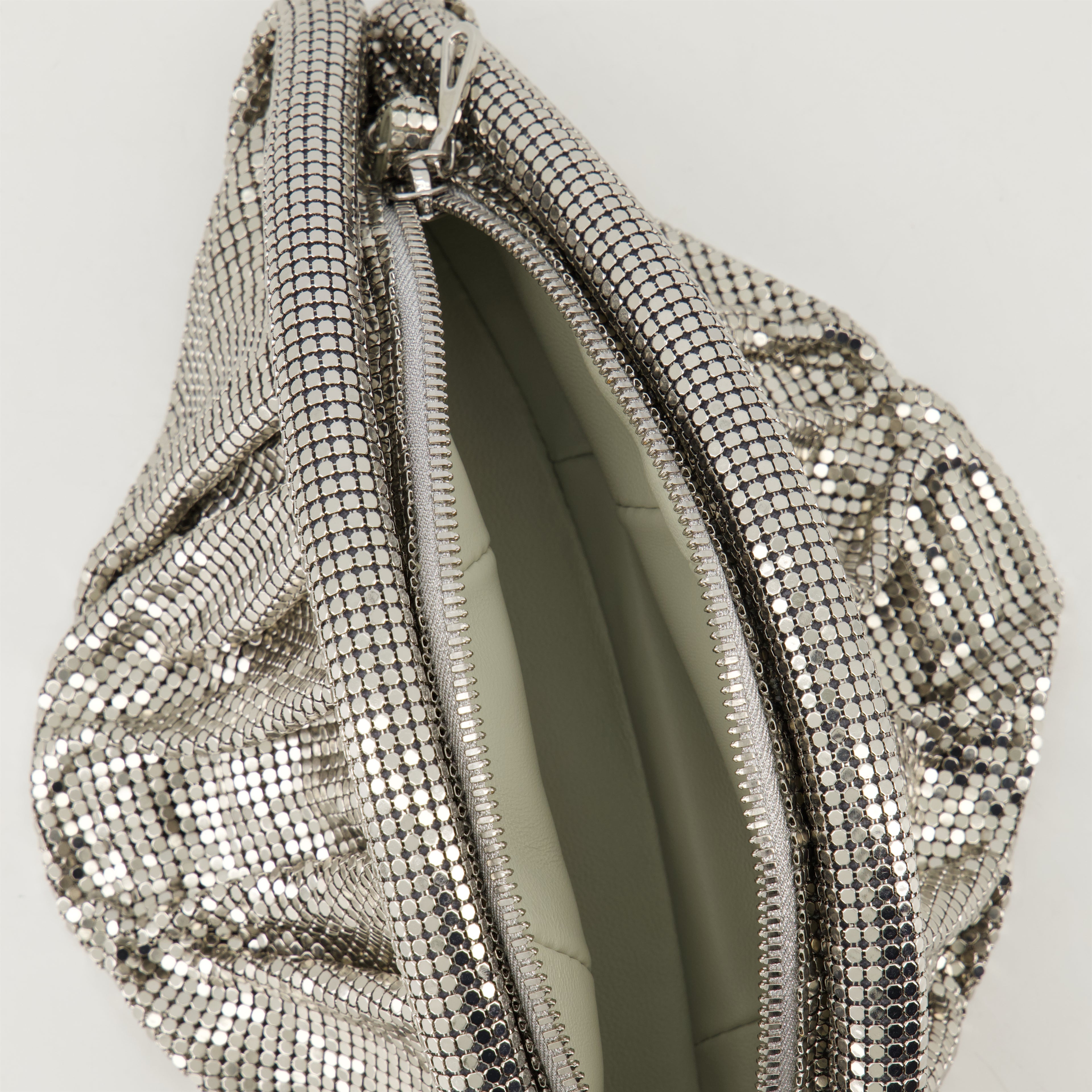 Sacs à main et épaule Pochette en maille métallique Rabanne Argenté Femme