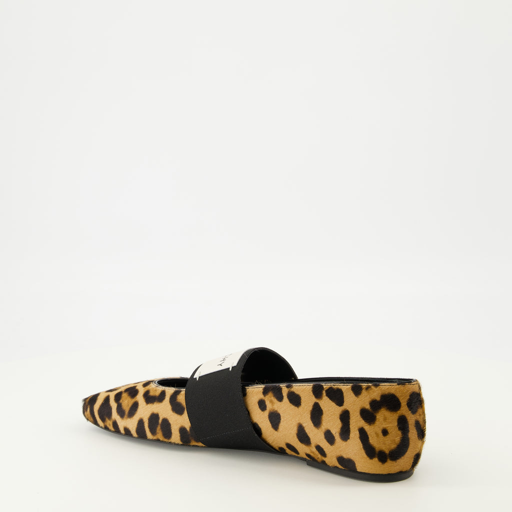 Image de l'article Ballerines Sliced Square motif léopard de la marque Givenchy pour Femme - Saison Printemps-Été 2026 - Vue trois quarts arrière droite