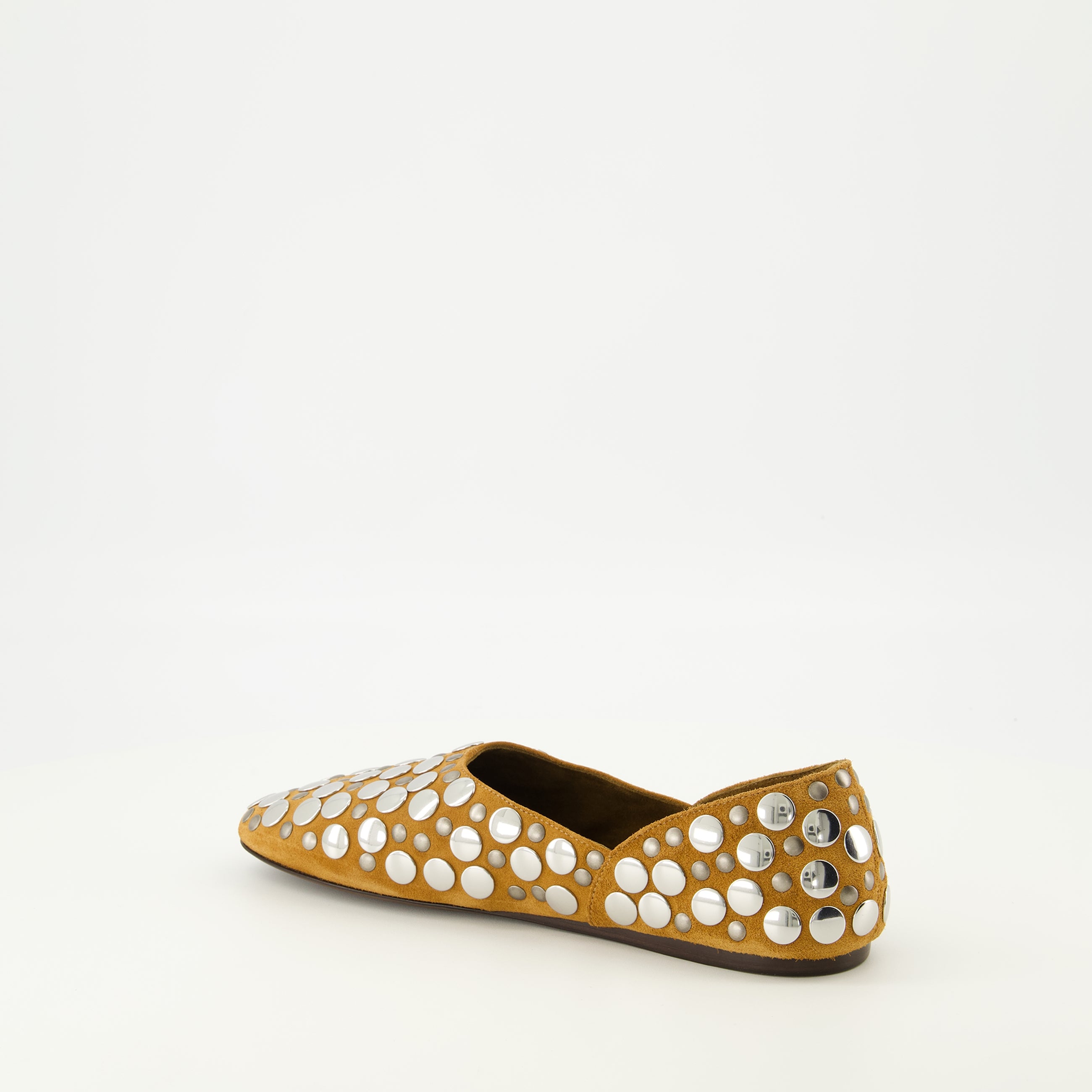 Image de l'article Ballerines Jane en daim marron de la marque Khaite pour Femme - Saison Printemps-Été 2026 - Vue trois quarts arrière droite