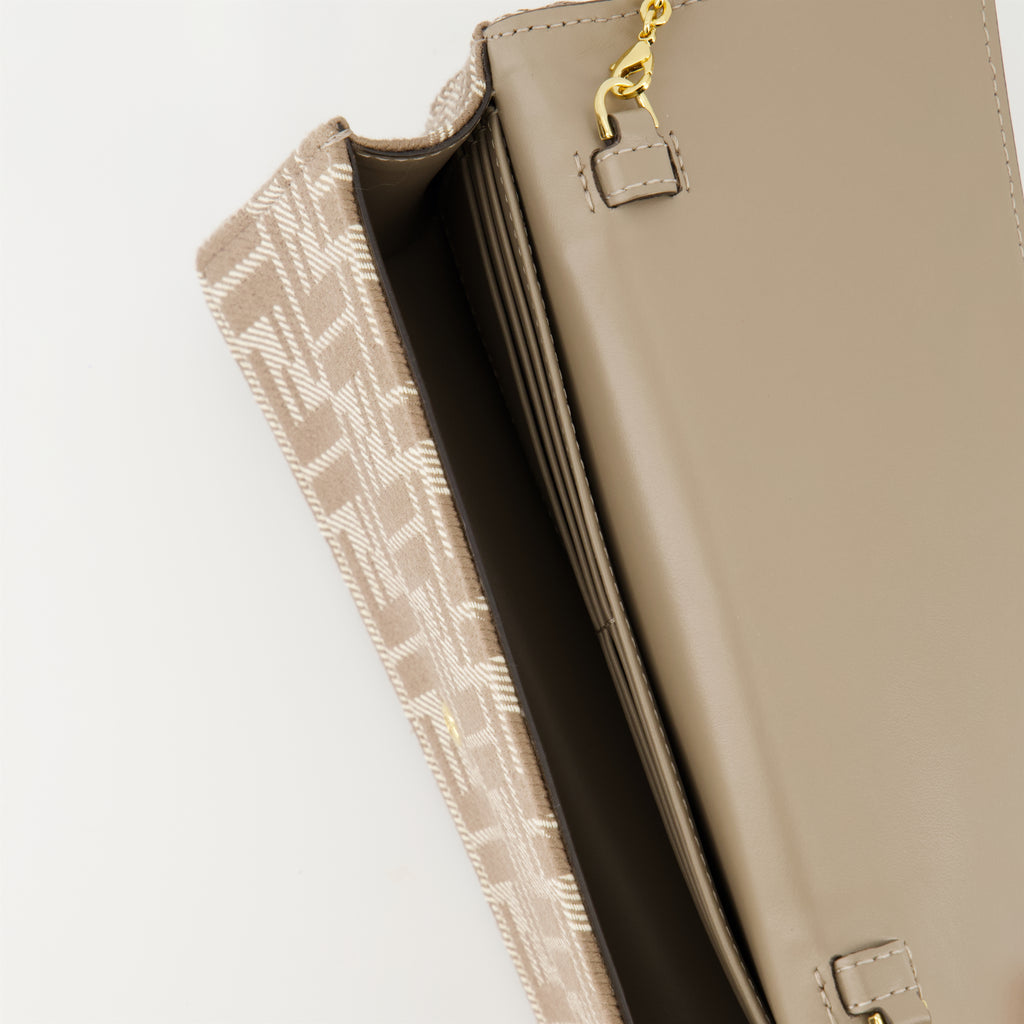 Handbags and shoulder bags Baguette Wallet with Chain Fendi Beige Femme