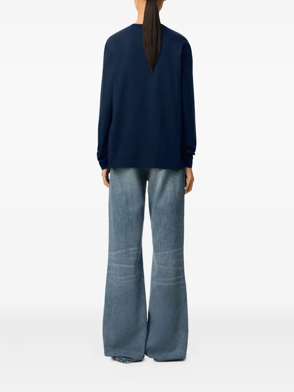 Image of the long-sleeve T-shirt 'Ami de cœur' by Ami PARIS for Unisex - Fall-Winter 2025 - Back View