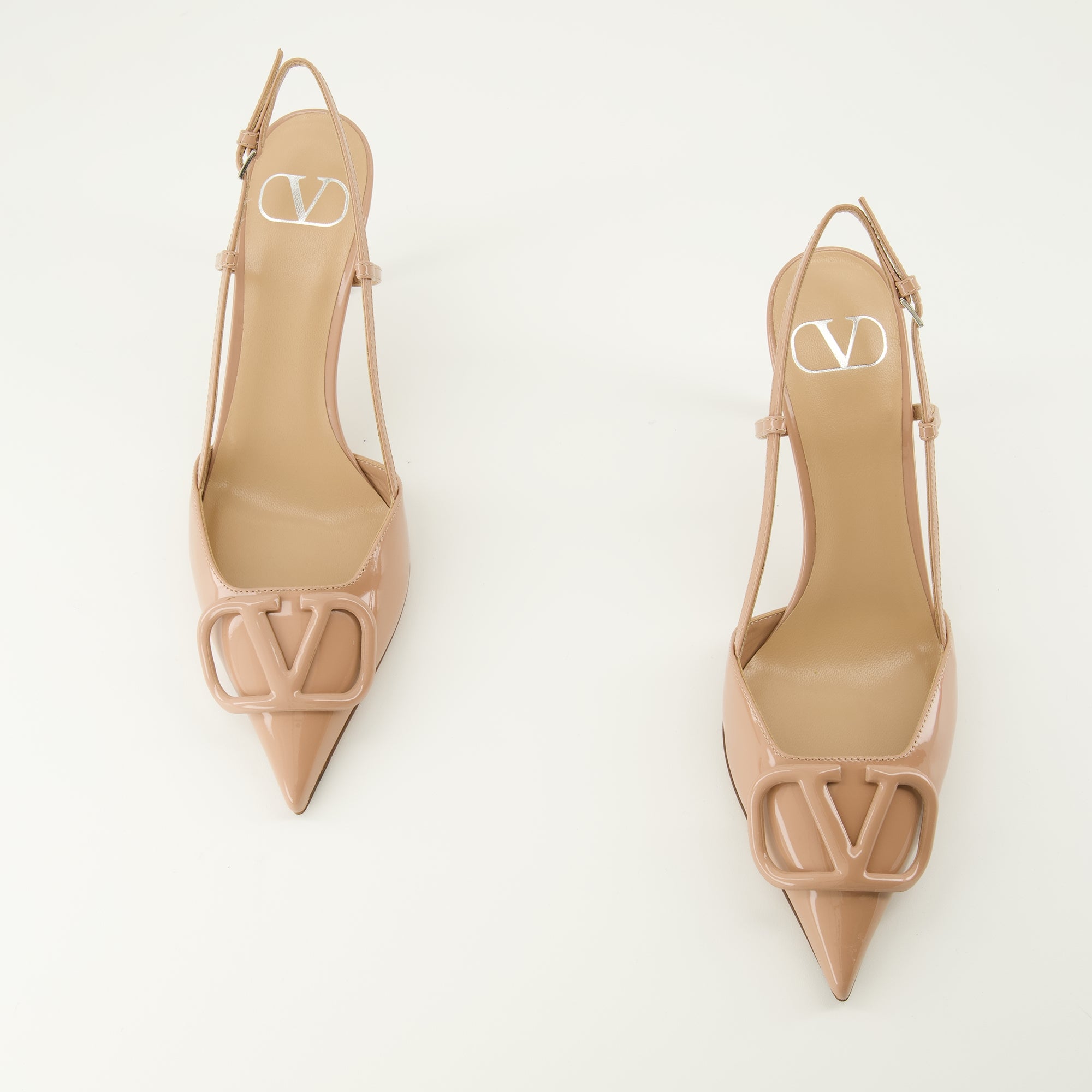 Image de l'article Escarpins VLogo en cuir verni rose de la marque Valentino Garavani pour Femme - Saison Printemps-Été 2026 - Vue de dessus paire de chaussure