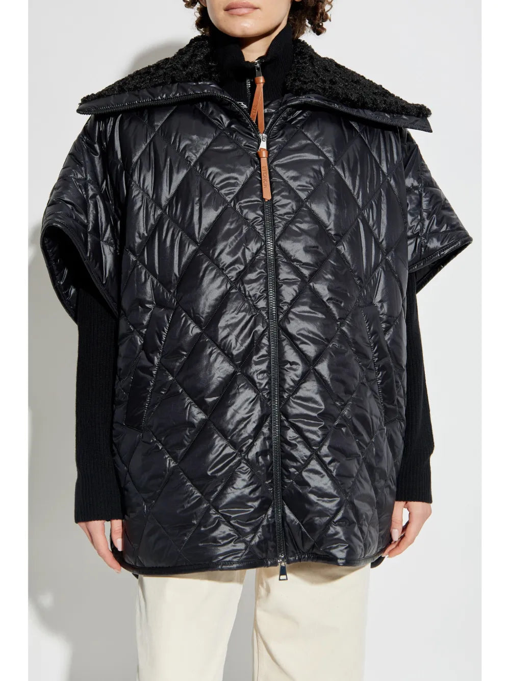 Vestes Cape matelassée Moncler Noir Femme