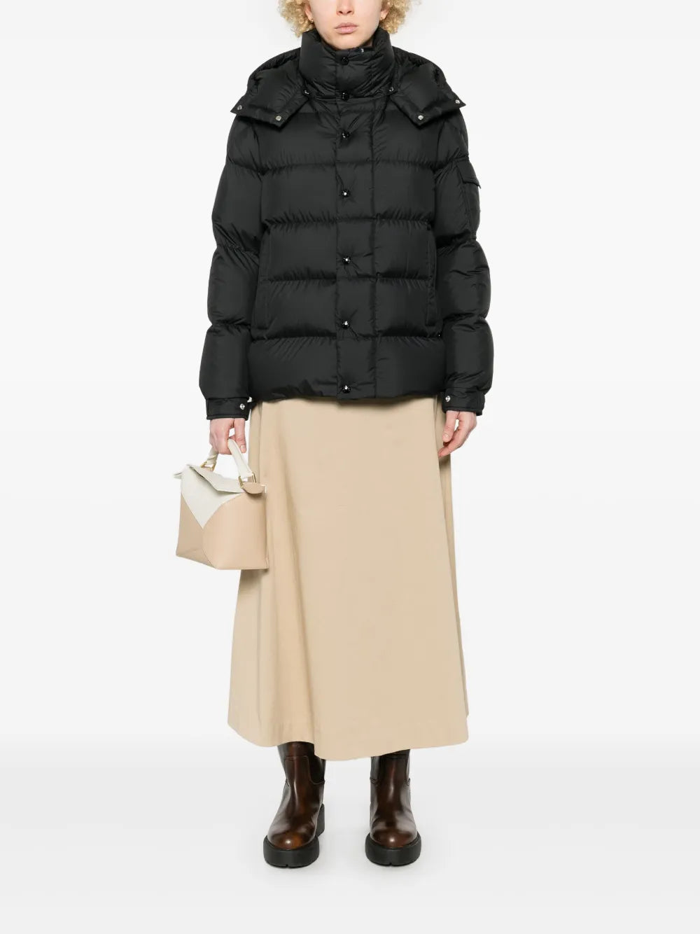 Image de l'article Doudoune Maya 70 de la marque Moncler pour Femme - Saison Automne-Hiver 2025 - Vue de Dos