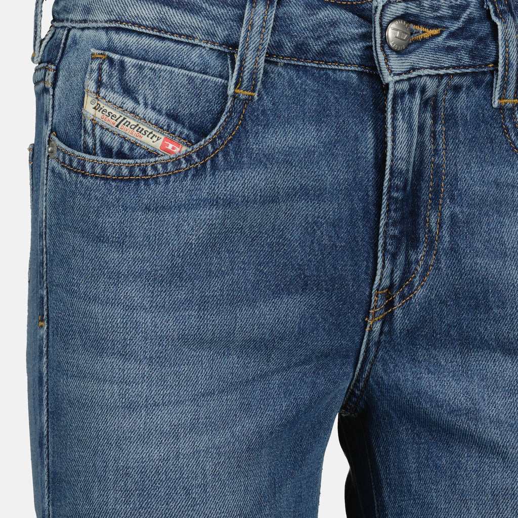 Image of the Jean D-Bless 1970 L30 by Diesel for Women - Autumn-Winter 2025 - Detailed View 1