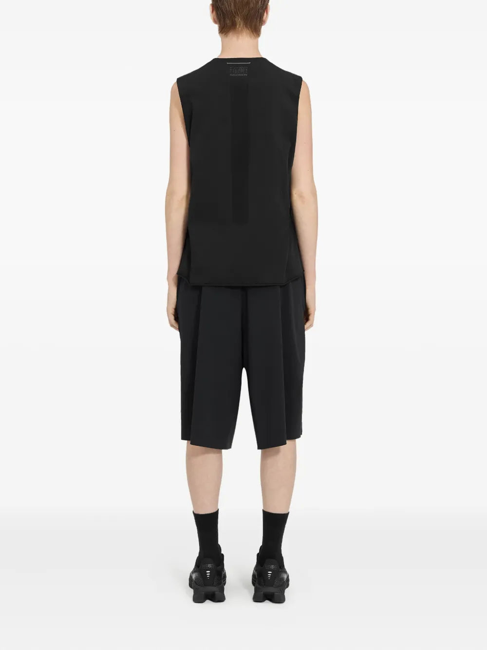 Mm6ブランドの女性用スポーツタンクトップの画像 - 2025年春夏シーズン - 詳細なビュー2