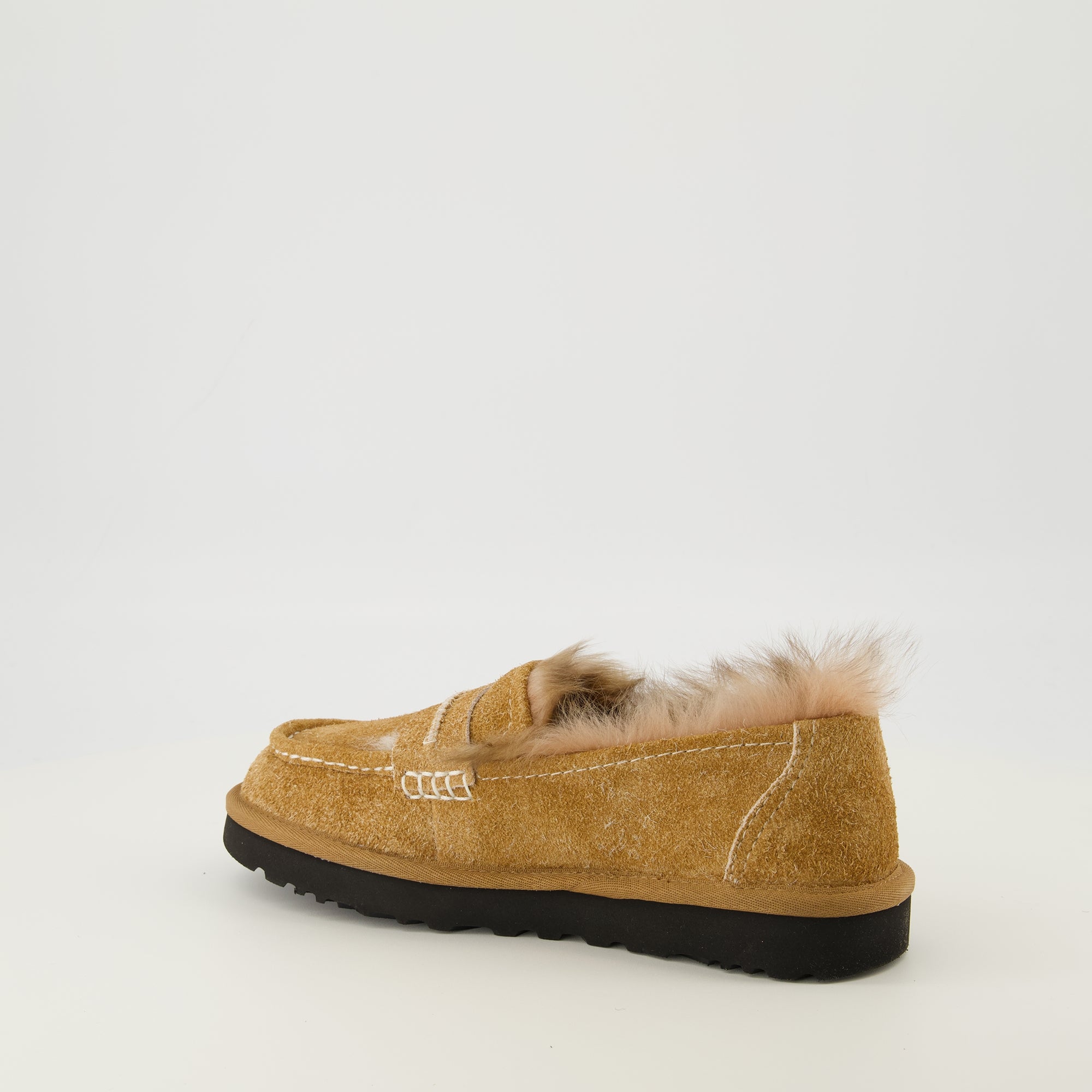 Image de l'article Moccassins Ellis marron de la marque Ugg pour Femme - Saison Printemps-Été 2026 - Vue trois quarts arrière droite