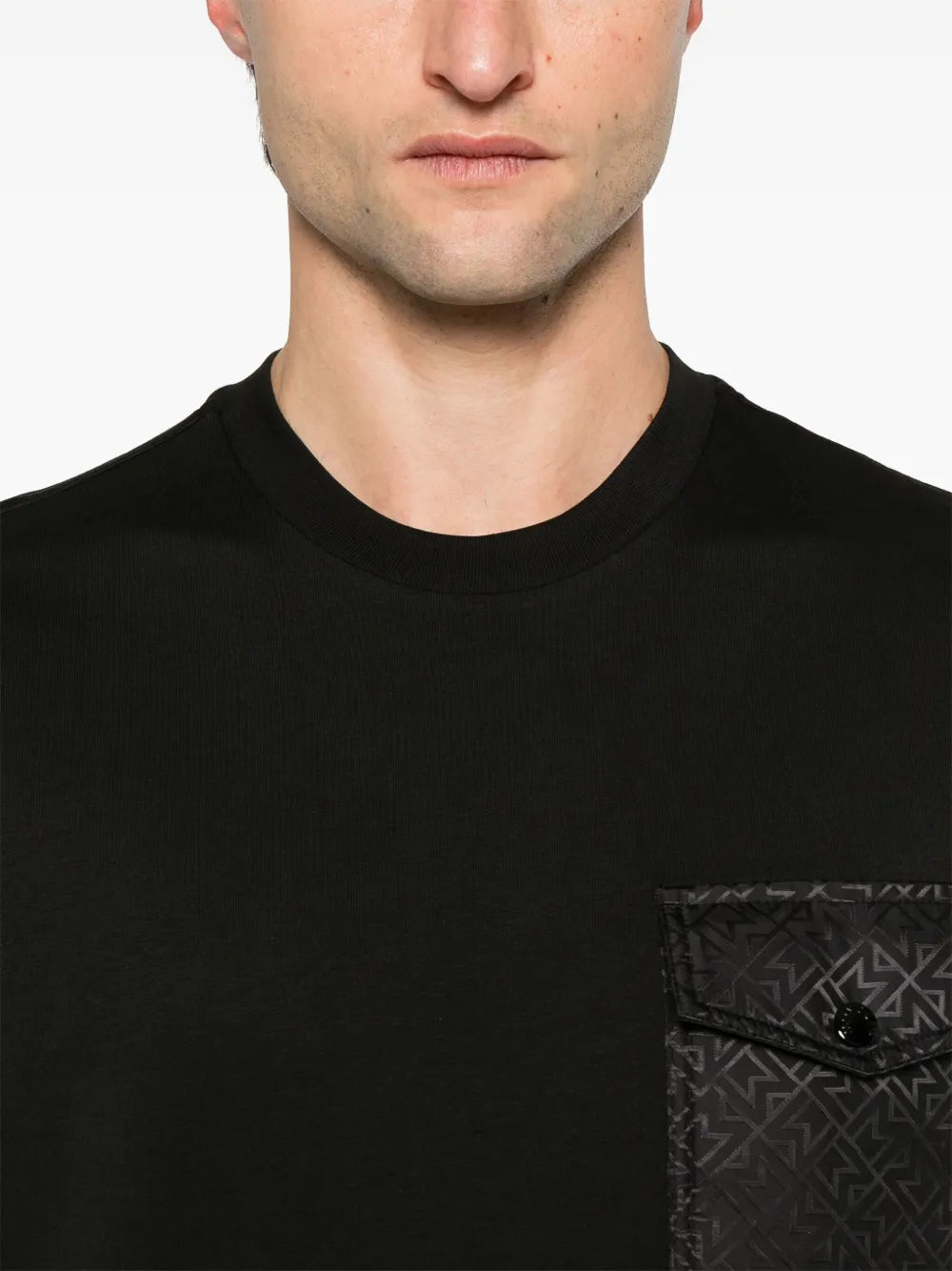 T-shirts T-shirt à poche monogram Moncler Noir Homme