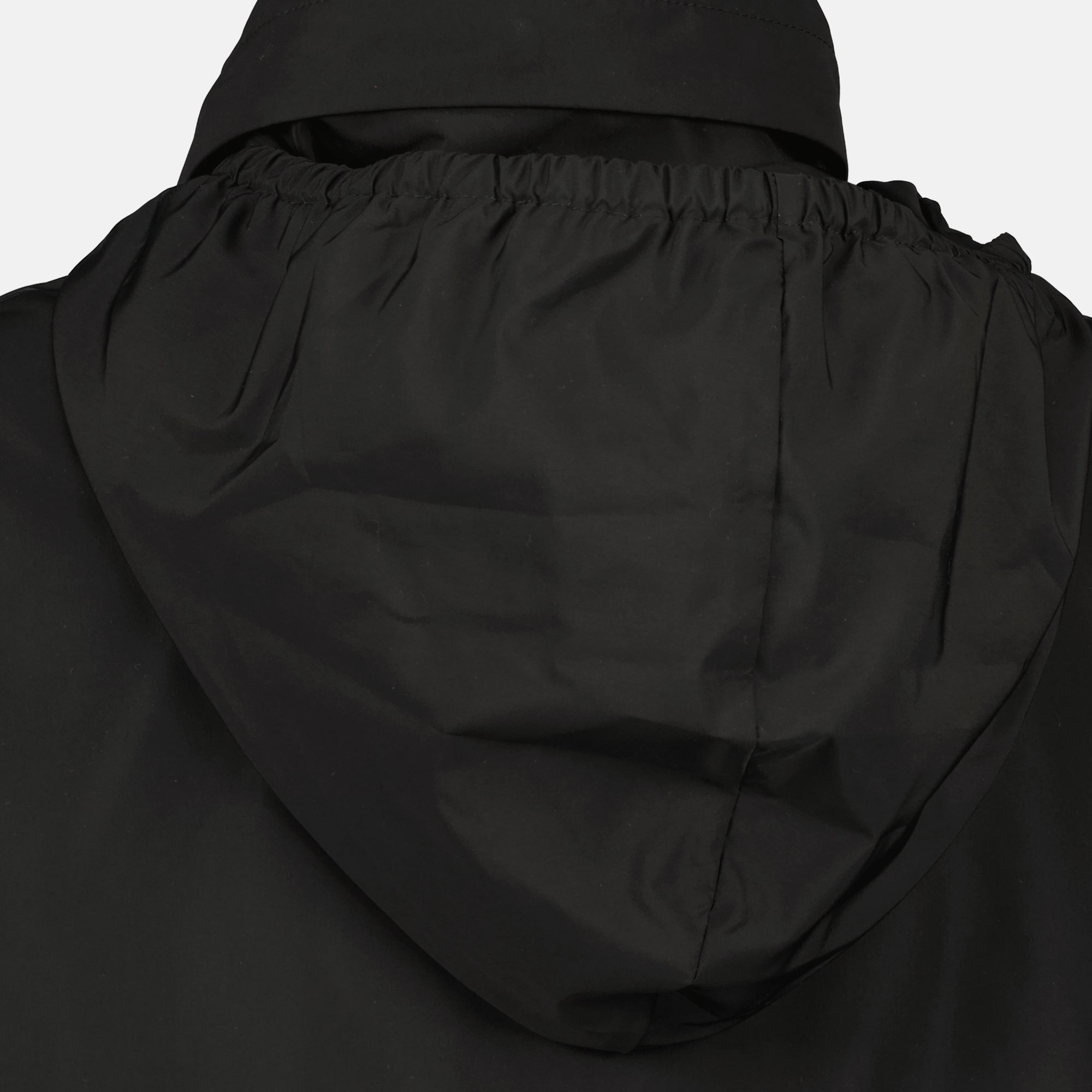 Image of the short Enette black parka from the Moncler brand for Women - Spring-Summer 2026 - Detailed View_2