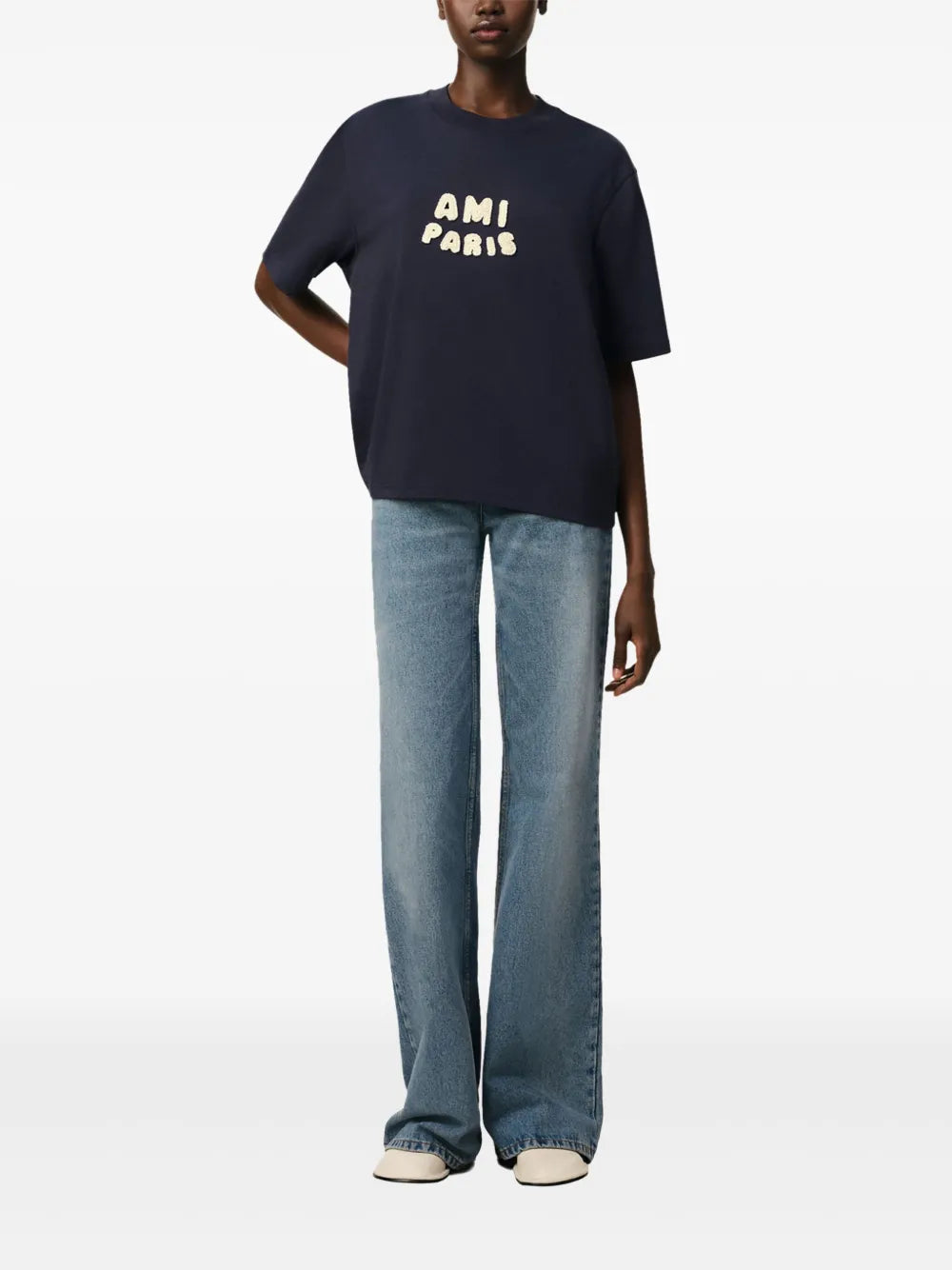 Image de l'article T-shirt patch Ami Paris de la marque Ami PARIS pour Unisex - Saison Printemps-Été 2025 - Vue détaillée_1