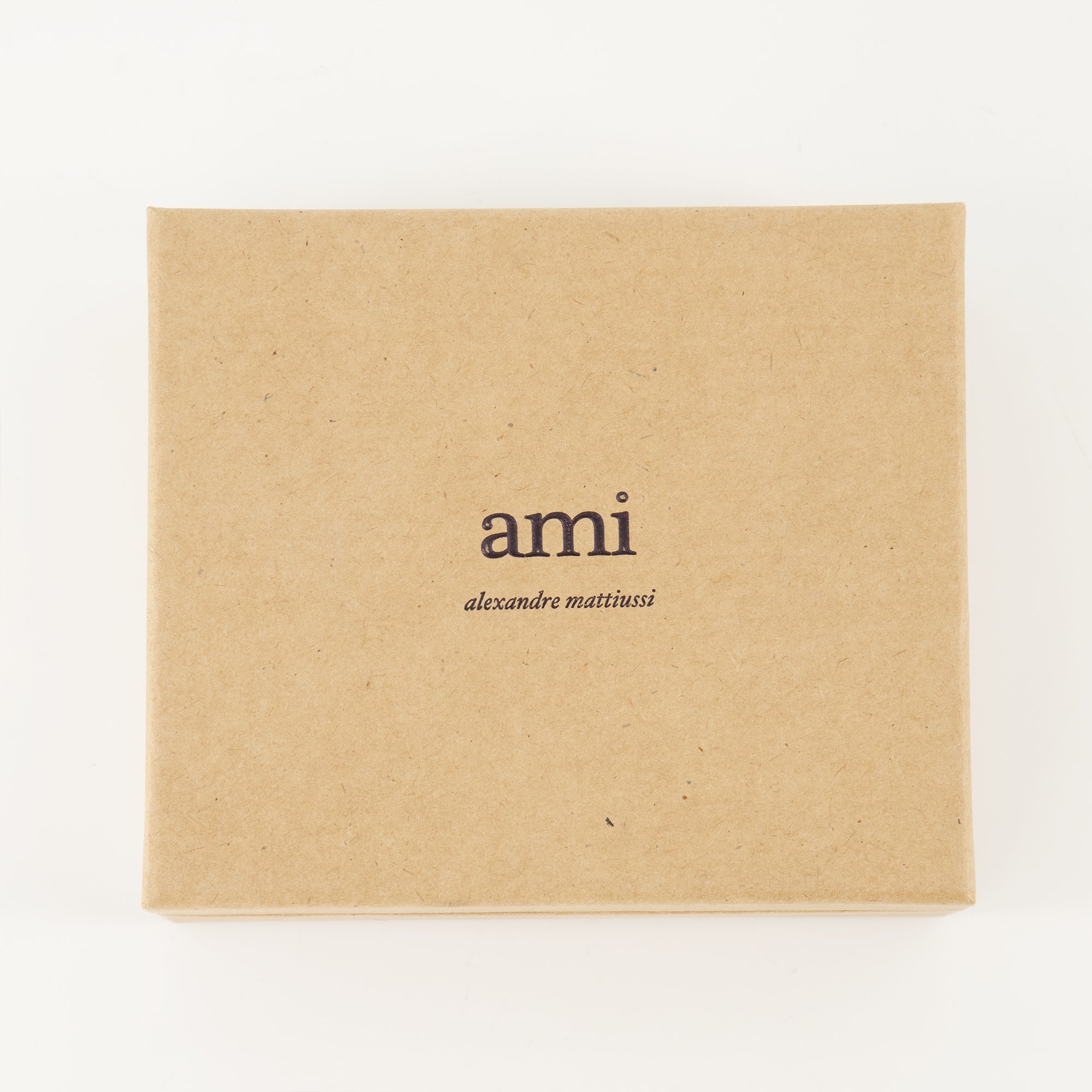 Image of the Ami heart cardholder article from the brand Ami PARIS for Unisex - Autumn-Winter 2025 - Detailed View_3