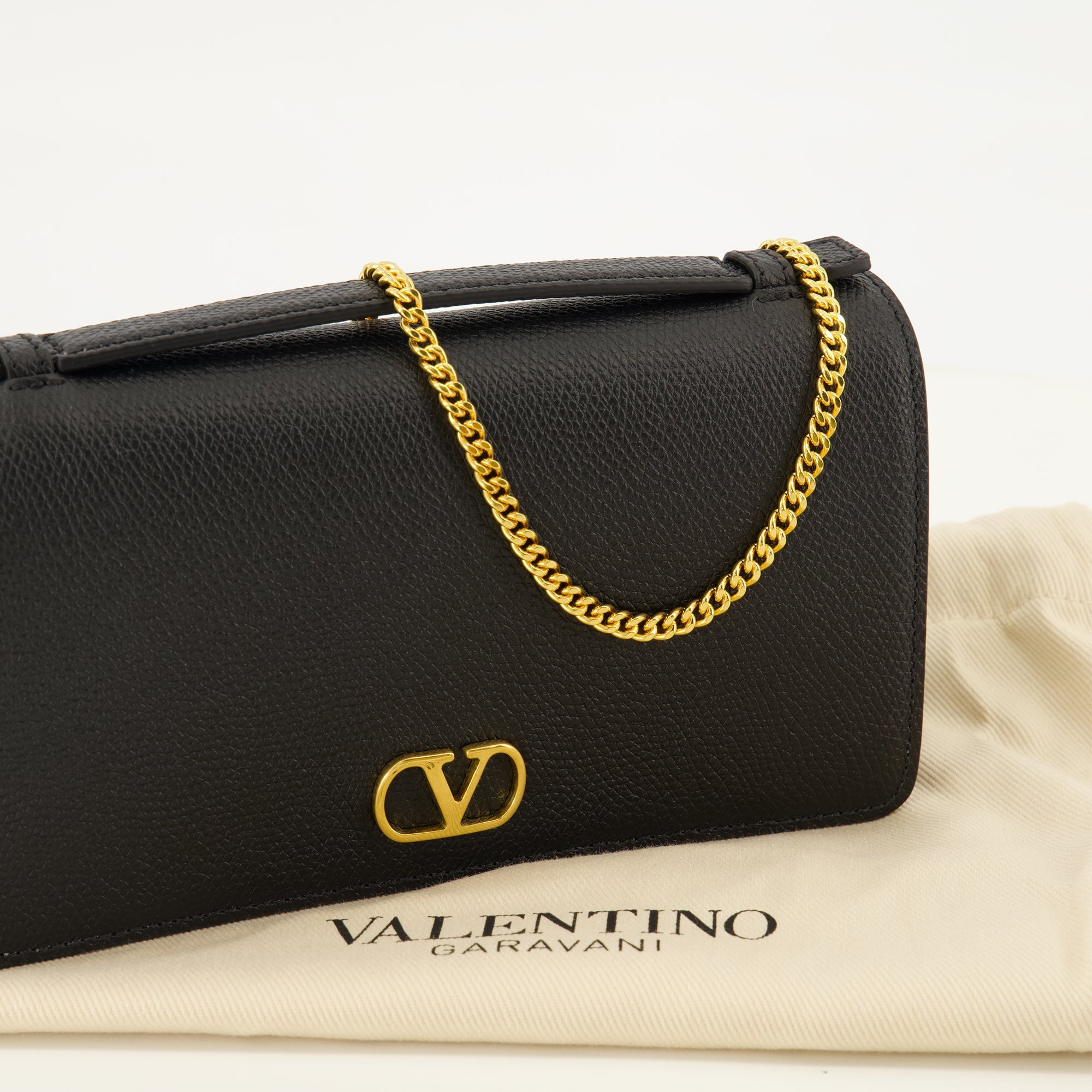 Petite maroquinerie VLogo Kettenbörse aus schwarzem Leder Valentino Garavani Noir Femme