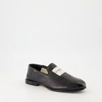 Imagen de los mocasines de la marca Givenchy para hombre - Temporada Otoño-Invierno 2025 - Vista tres cuartos frontal derecha