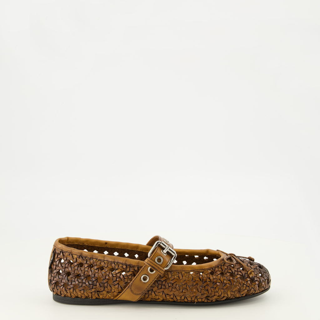 Chaussures plates Bailarinas de Cuero Cannage en Marrón Miu Miu Marron Femme