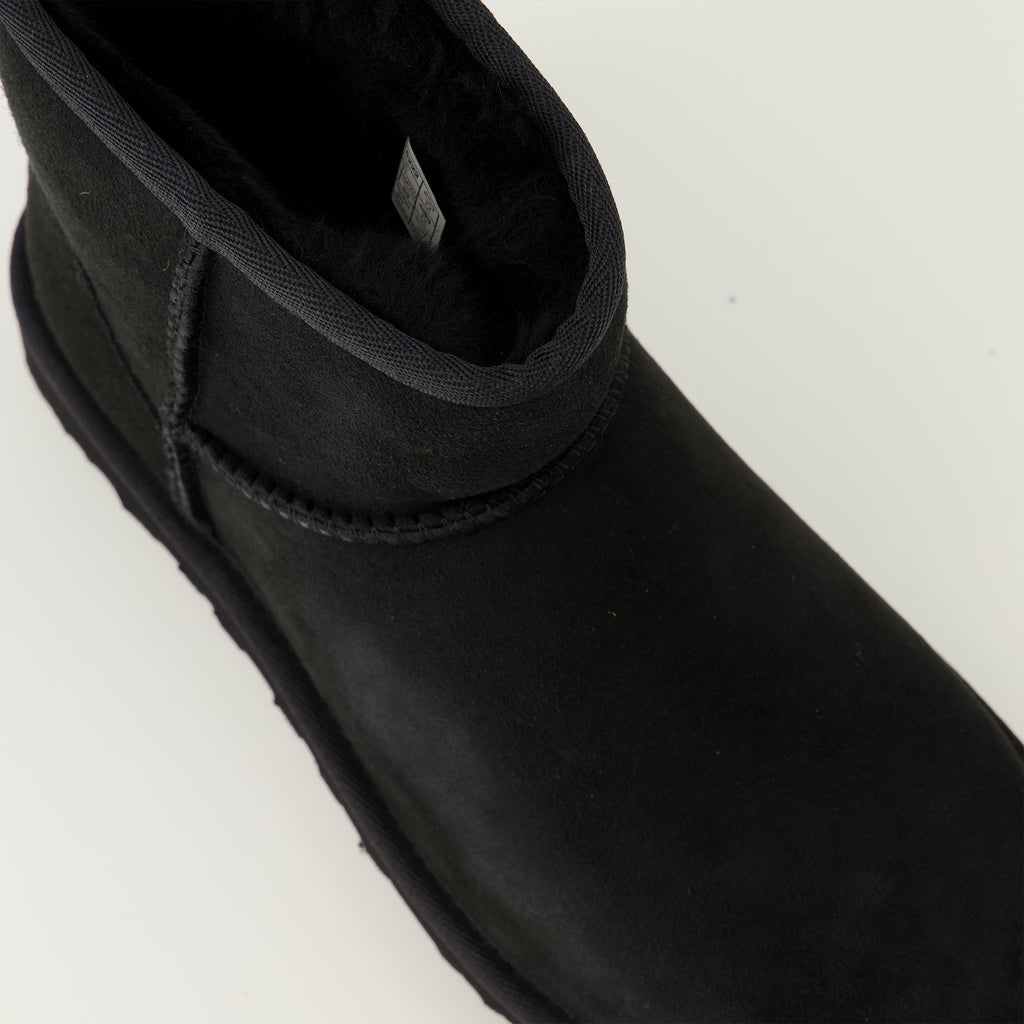 Image of the Ugg Women's Classic Mini II Boots - Autumn-Winter 2025 Season - Detailed top view