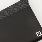 Image of the Squared FF pouch from the Fendi brand for Men - Autumn-Winter 2025 - Detailed View_2