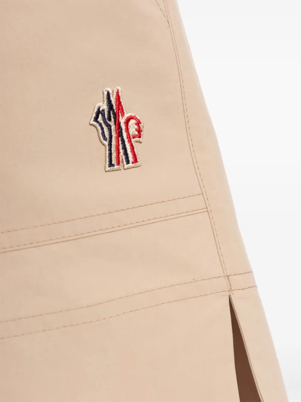 Shorts Short en froissé technique Moncler Grenoble Beige Femme