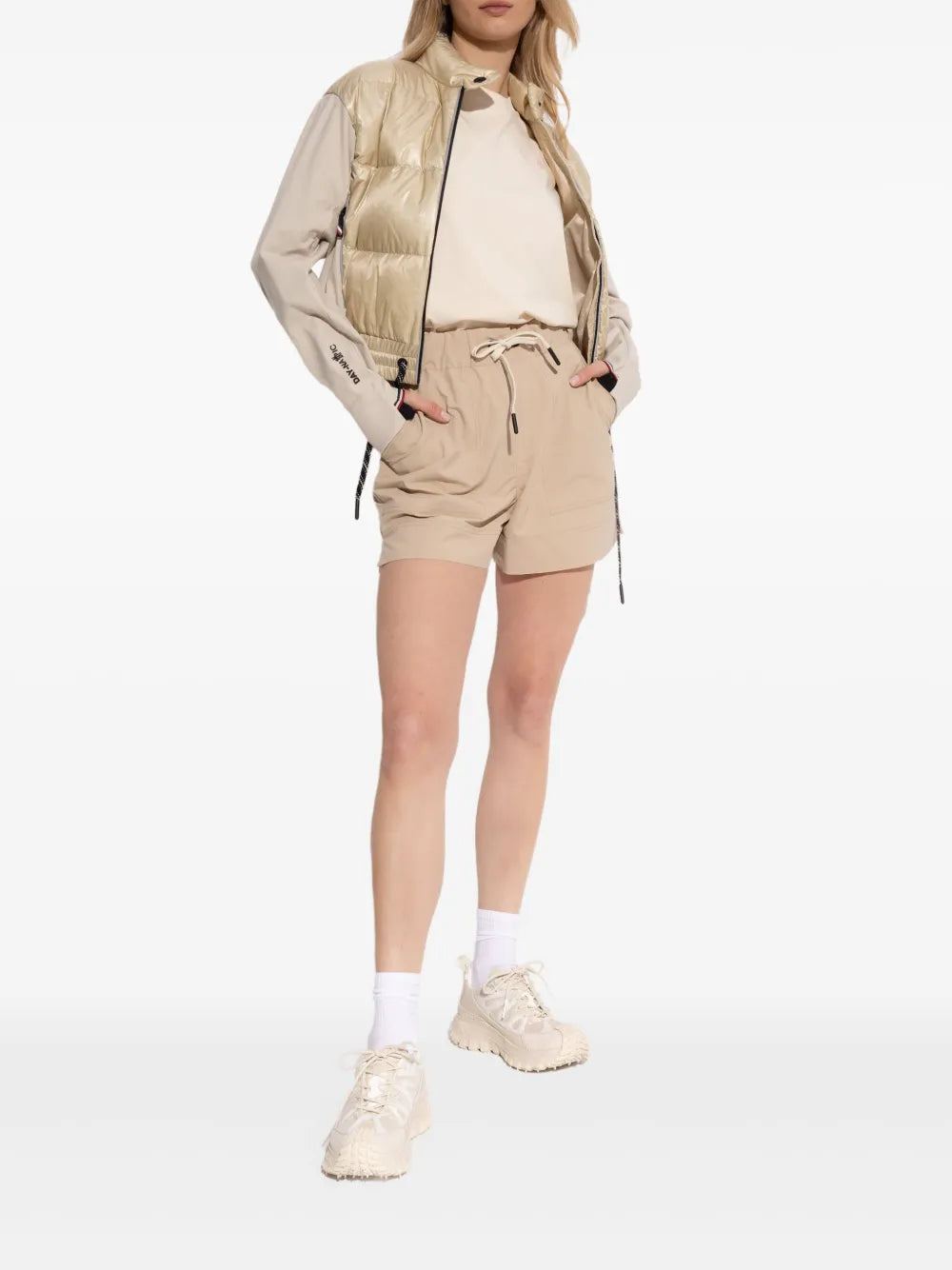 Shorts Calções Técnicos Amassados Moncler Grenoble Bege Femme