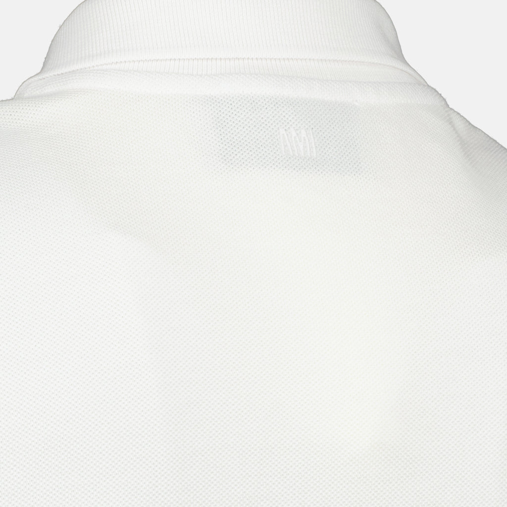 Imagen del polo de corazón blanco AMI de la marca Ami PARIS para hombres - Temporada Primavera-Verano 2026 - Vista Detallada_2