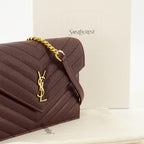 Sacs bandoulière Carteira Envelope Cassandre com Cadeia em Couro Bordeaux Saint Laurent Bordeaux Femme