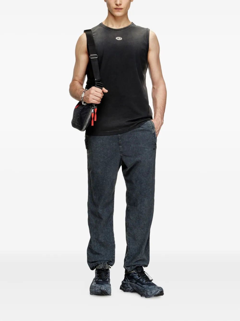 Imagem da t-shirt sem mangas T-Brico da marca Diesel para homem - Coleção Outono-Inverno 2025 - Vista Traseira