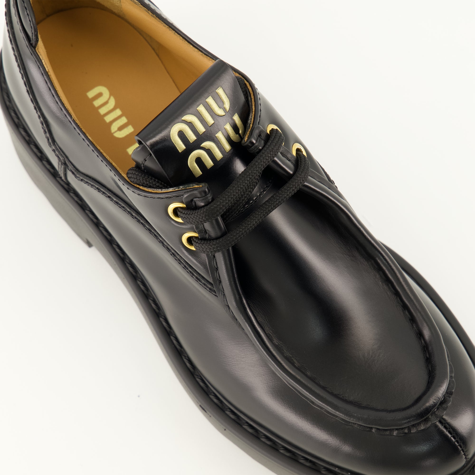 Chaussures plates Scarpe Cittadine in Pelle Nera Miu Miu Noir Femme