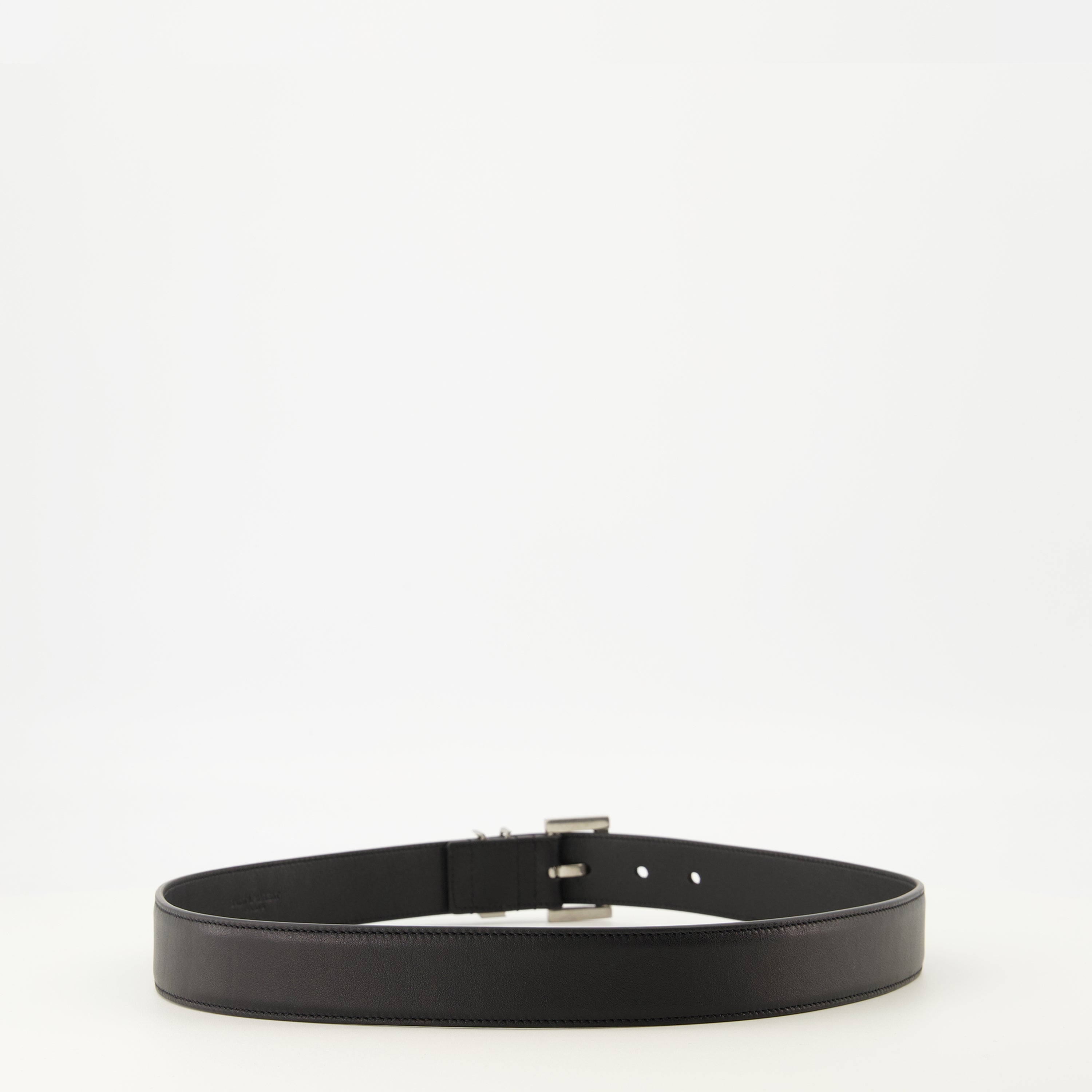 Image de l'article Ceinture Cassandre en cuir noir de la marque Saint Laurent pour Unisex - Saison Printemps-Été 2026 - Vue de Dos