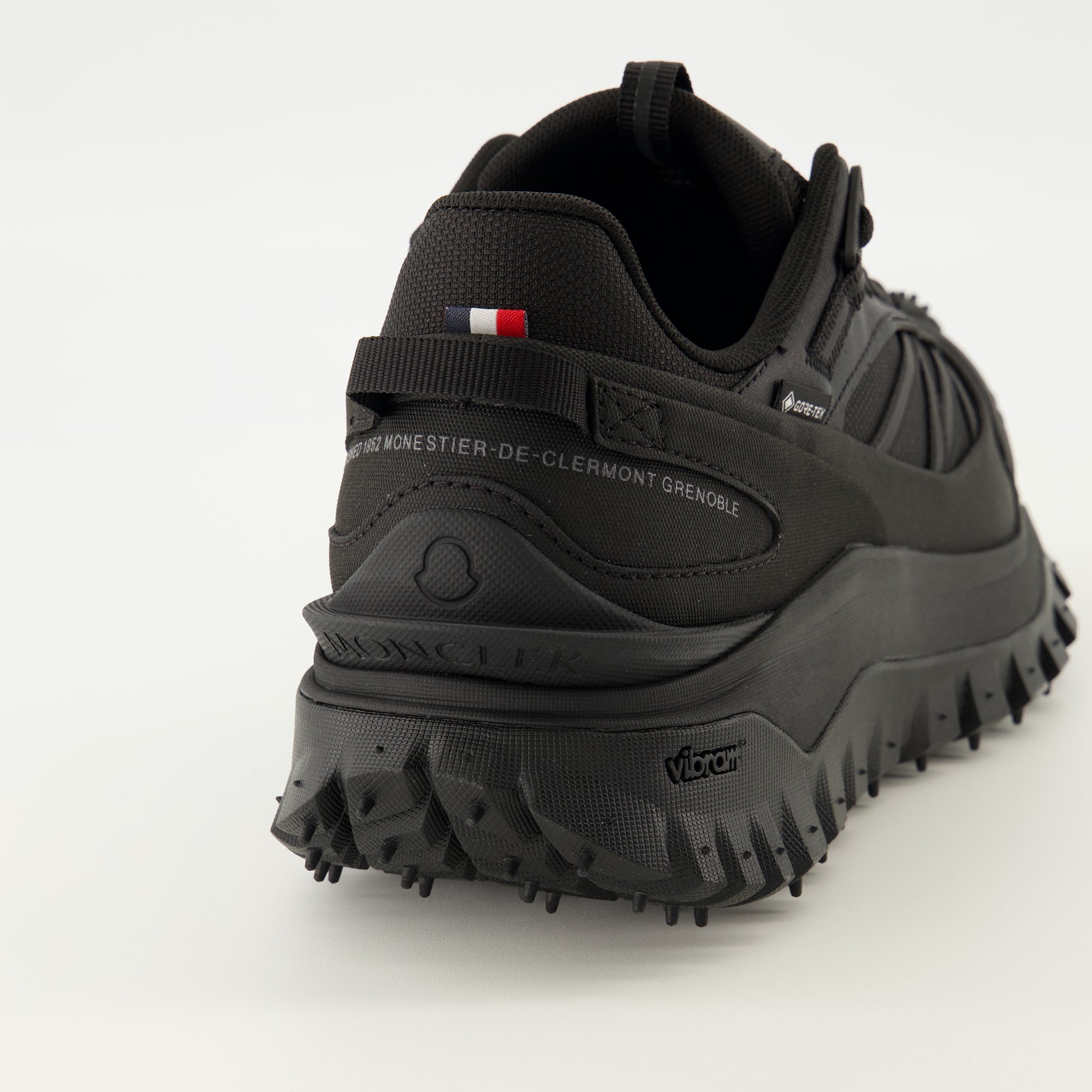 Image de l'article Baskets Trailgrip GTX noir de la marque Moncler pour Homme - Saison Printemps-Été 2026 - Vue arrière
