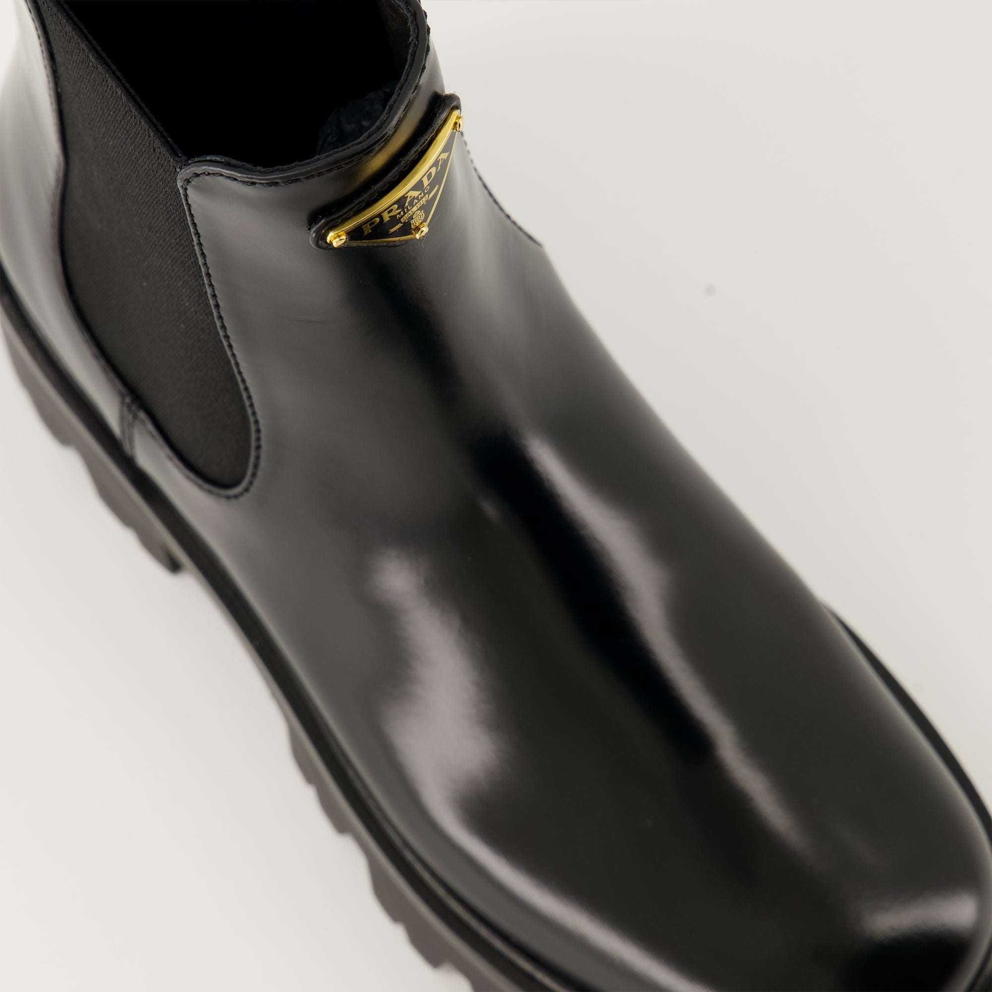 Image de l'article Bottines en cuir de la marque Prada pour Femme - Saison Automne-Hiver 2025 - Vue détaillée de haut