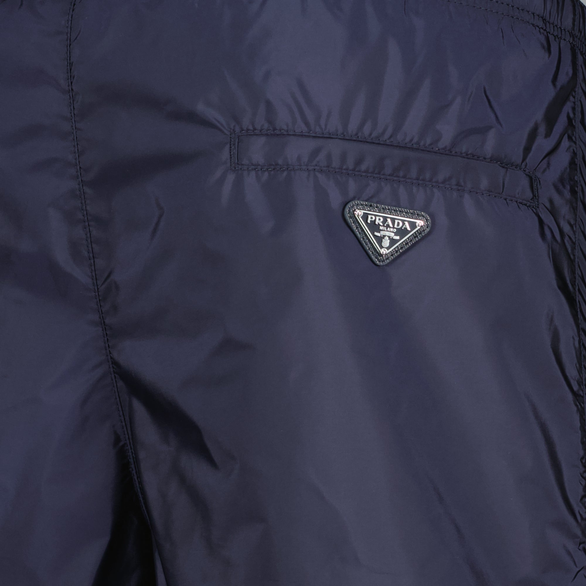 Image de l'article Maillot de bain en Re-Nylon noir de la marque Prada pour Homme - Saison Printemps-Été 2026 - Vue détaillée_1