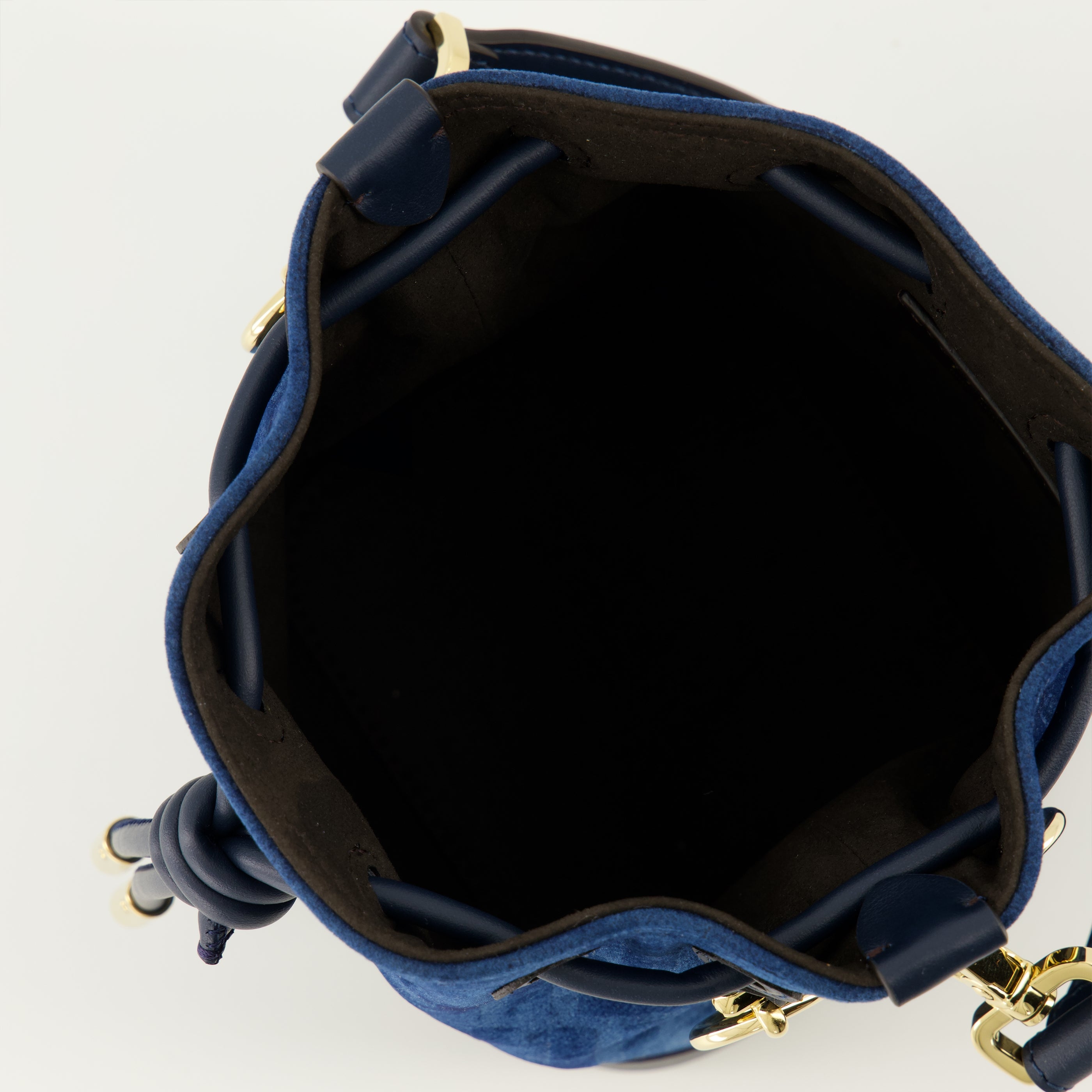 Imagem da bolsa de balde impressa FF azul marinho da marca Fendi para Mulheres - Temporada Primavera-Verão 2026 - Vista Detalhada 3