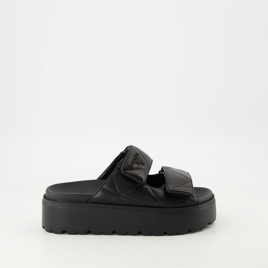 Sapatos abertos Mules de Couro Matelassé Prada Preto Femme