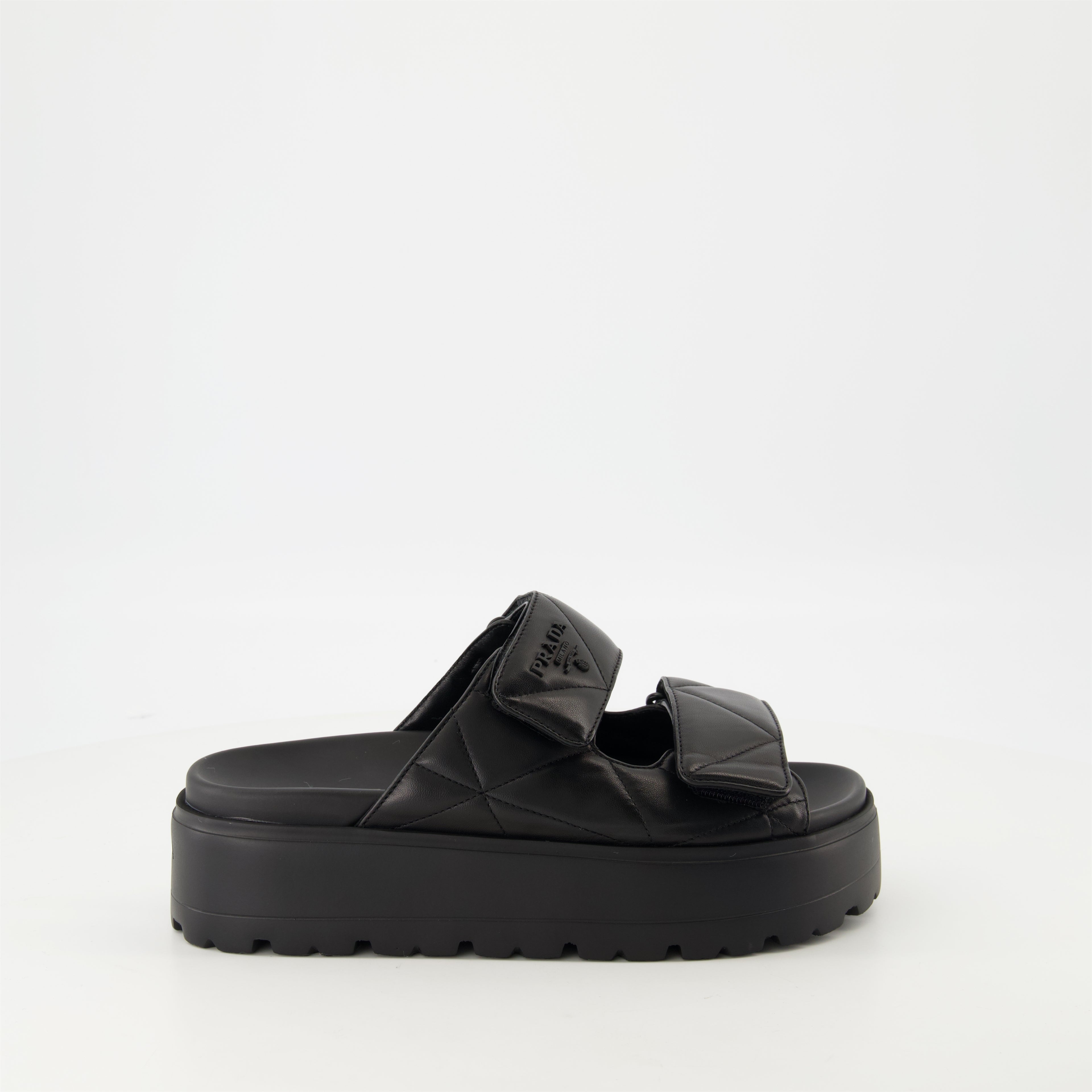 Zapatos abiertos Mules de Cuero Acolchadas Prada Negro Femme