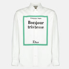 Bild des weißen bestickten Buchcoverhemds von Dior für Herren - Frühjahr/Sommer 2026 - Vorderansicht
