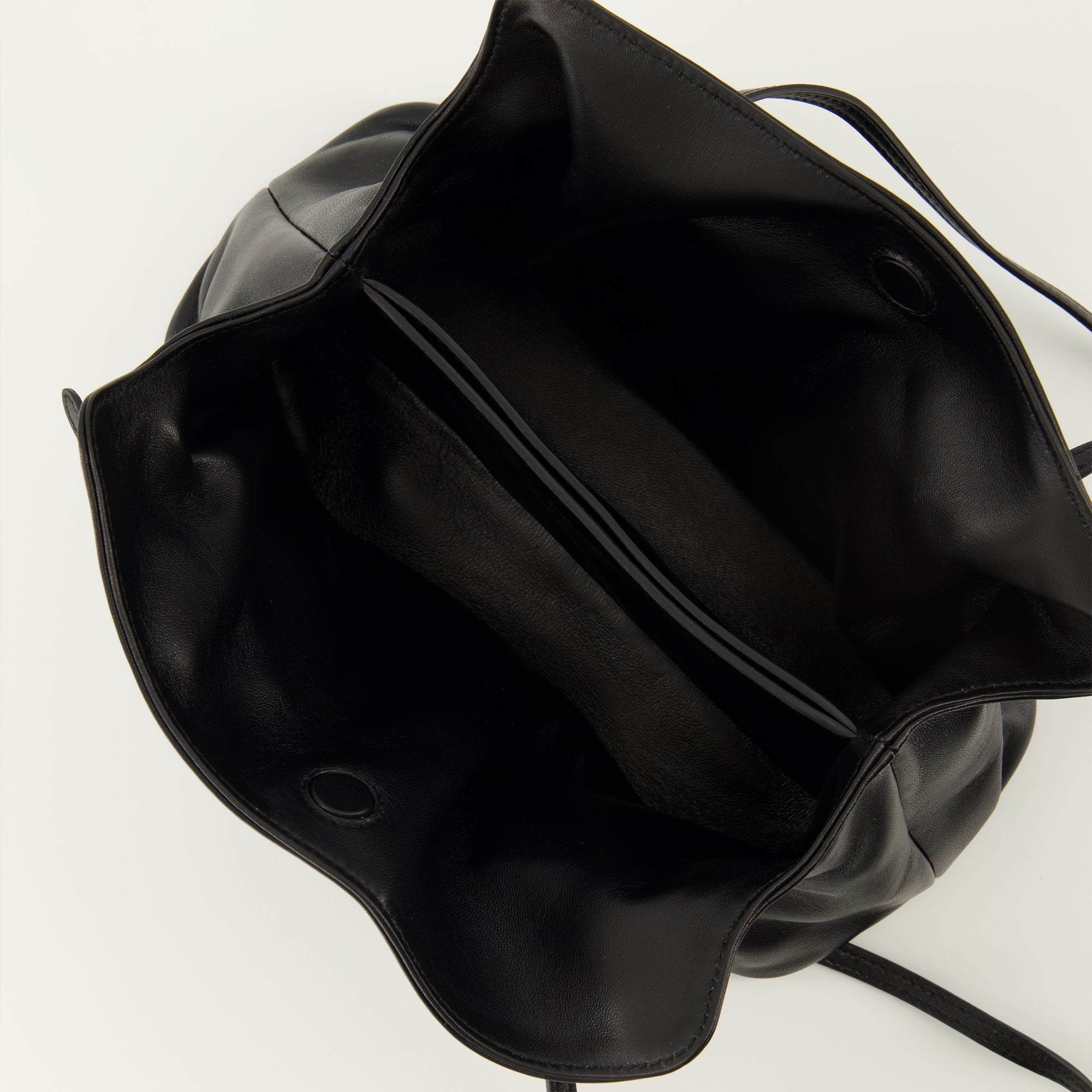 Image de l'article Petit sac Dada en cuir noir de la marque Prada pour Femme - Saison Automne-Hiver 2025 - Vue détaillée_3
