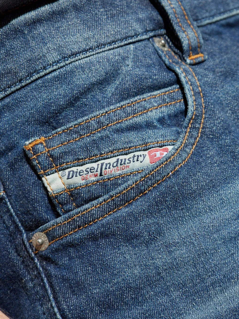 Image de l'article Jean D-Vyl 1993 L.32 de la marque Diesel pour Homme - Saison Automne-Hiver 2025 - Vue détaillée_5