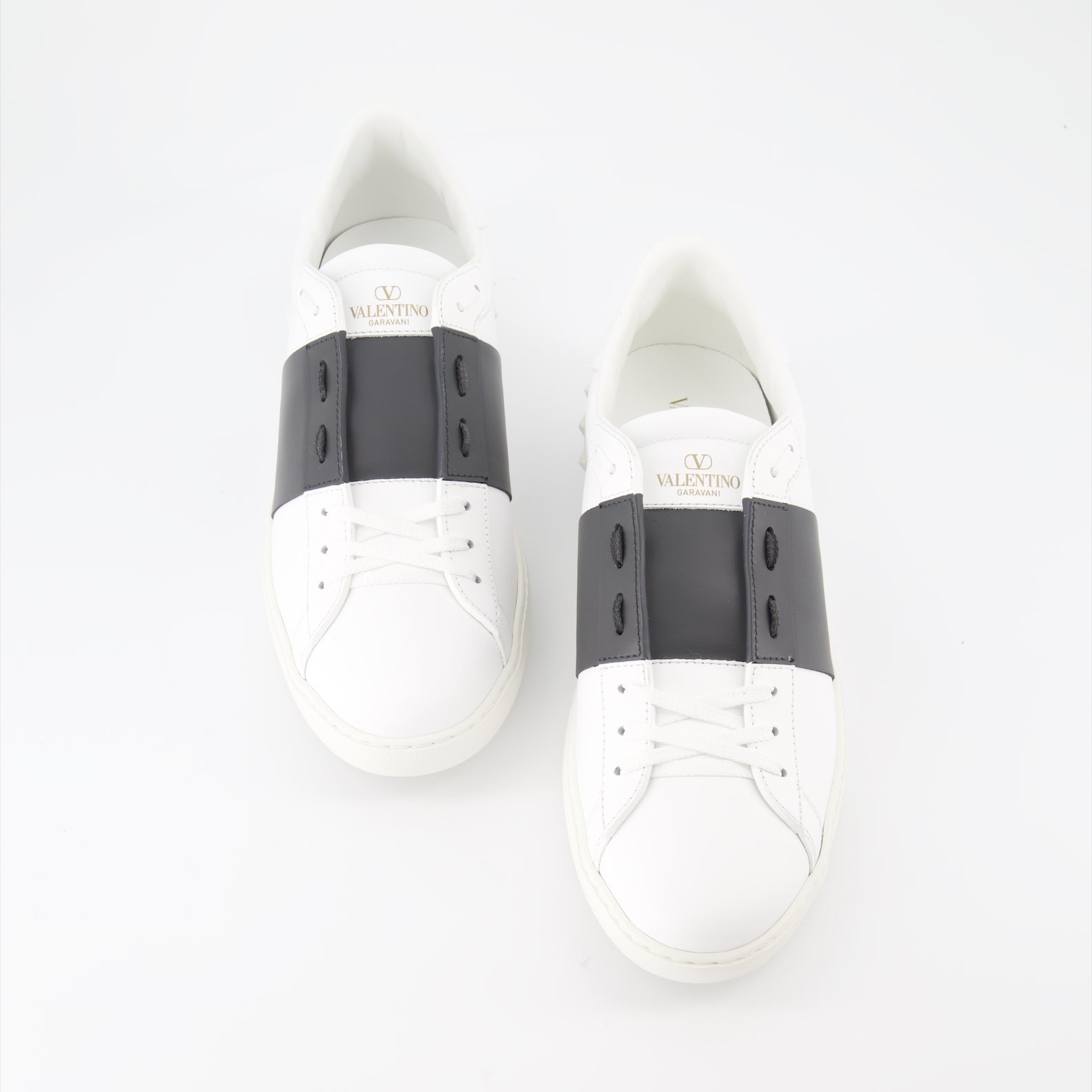 Baskets White and Black Open Sneakers in Leather Valentino Garavani Blanc Homme