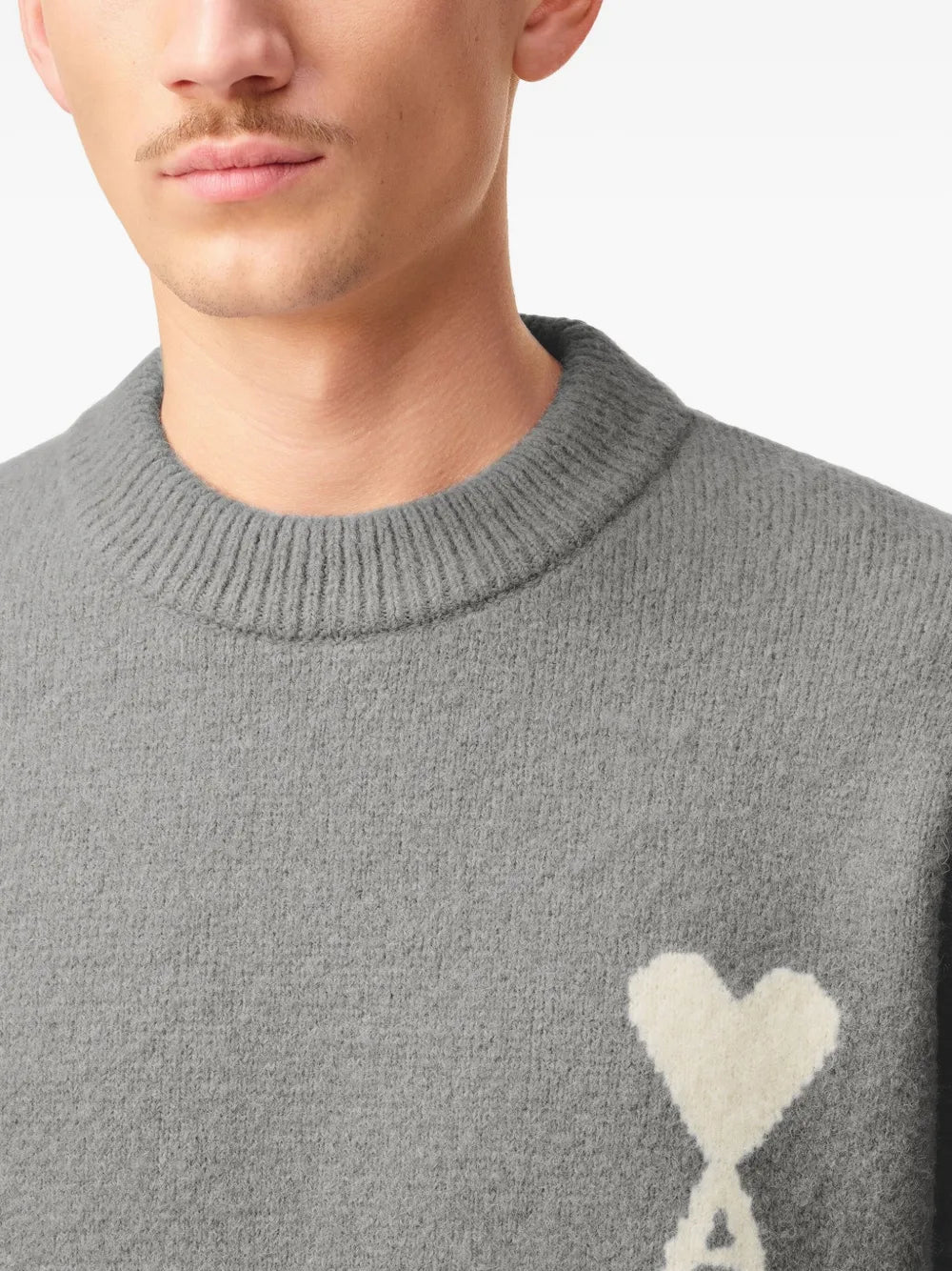 Image de l'article Pull Ami de coeur de la marque Ami PARIS pour Unisex - Saison Automne-Hiver 2025 - Vue détaillée_5