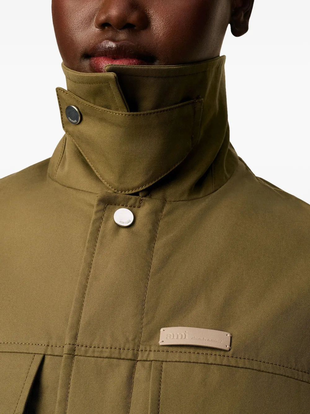 Ami PARISのユニセックスワーカージャケットの画像 - 秋冬2025 - 詳細ビュー7