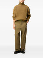 Imagen del artículo Pantalón Cargo de la marca Ami PARIS para Hombre - Temporada Otoño-Invierno 2025 - Vista Trasera
