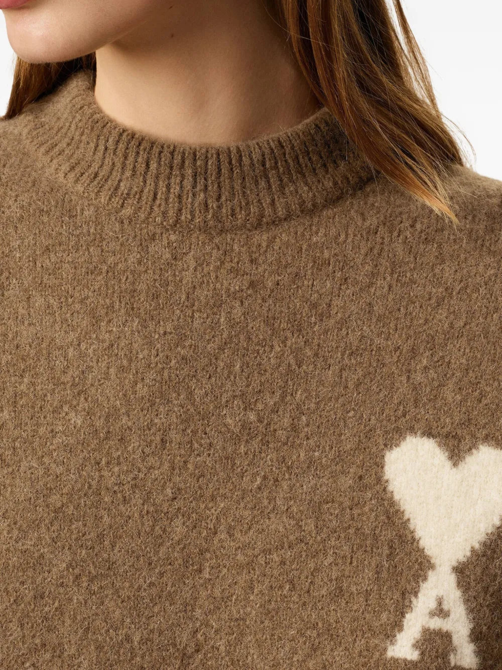 Image de l'article Pull Ami de coeur de la marque Ami PARIS pour Unisex - Saison Automne-Hiver 2025 - Vue détaillée_7