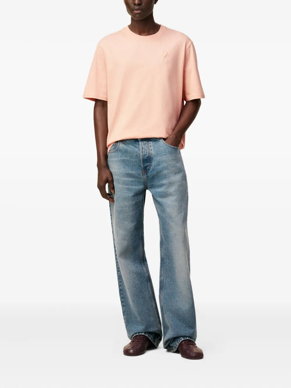 Immagine della t-shirt con logo del marchio Ami PARIS per Unisex - Stagione Autunno-Inverno 2025 - Vista Posteriore