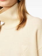 Immagine dell'articolo maglione a collo alto Ami cuore del marchio Ami PARIS per Unisex - Stagione Autunno-Inverno 2025 - Vista dettagliata_5
