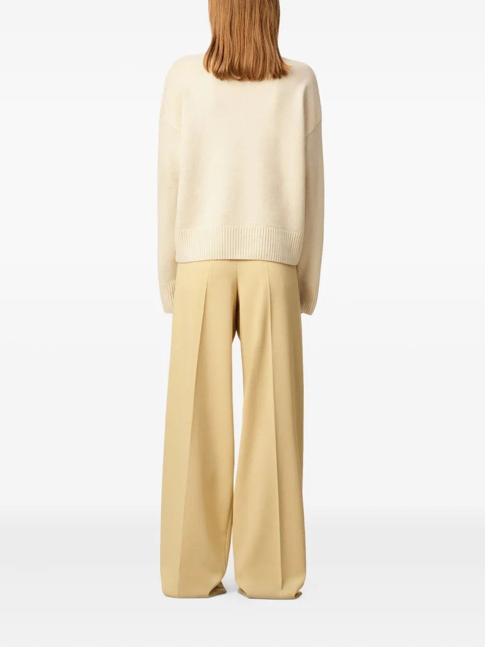 Immagine dell'articolo maglione a collo alto Ami cuore del marchio Ami PARIS per Unisex - Stagione Autunno-Inverno 2025 - Vista dettagliata_4