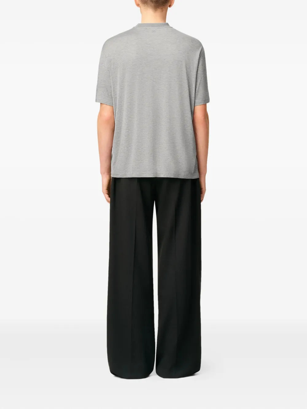 Immagine della T-shirt ricamata del marchio Ami PARIS per Unisex - Stagione Autunno-Inverno 2025 - Vista Dettagliata_1